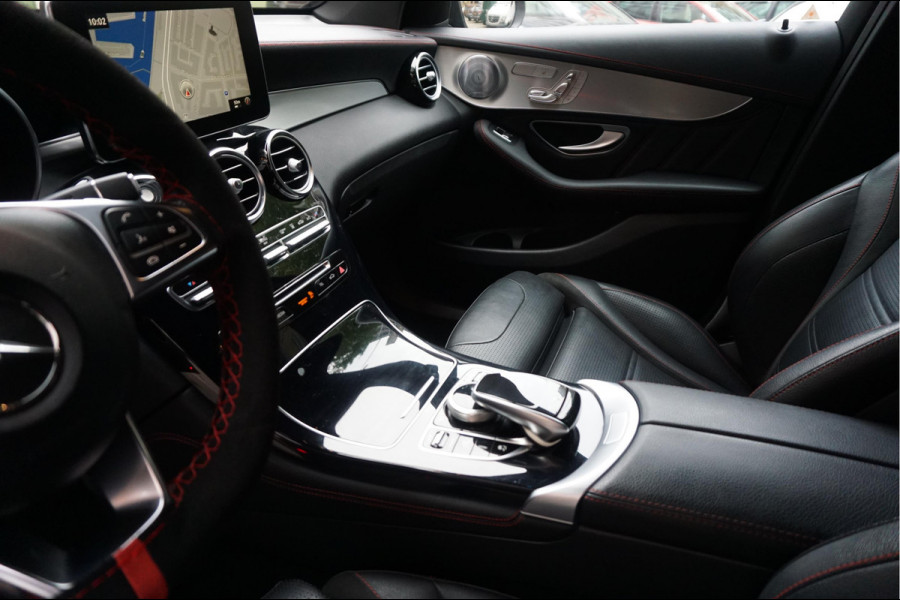 Mercedes-Benz GLC AMG 43 4MATIC Aut9 | NL AUTO | Burmester | Black on Black | Trekhaak (wegklapbaar) | 21inch | Diamond grille | Treeplanken |