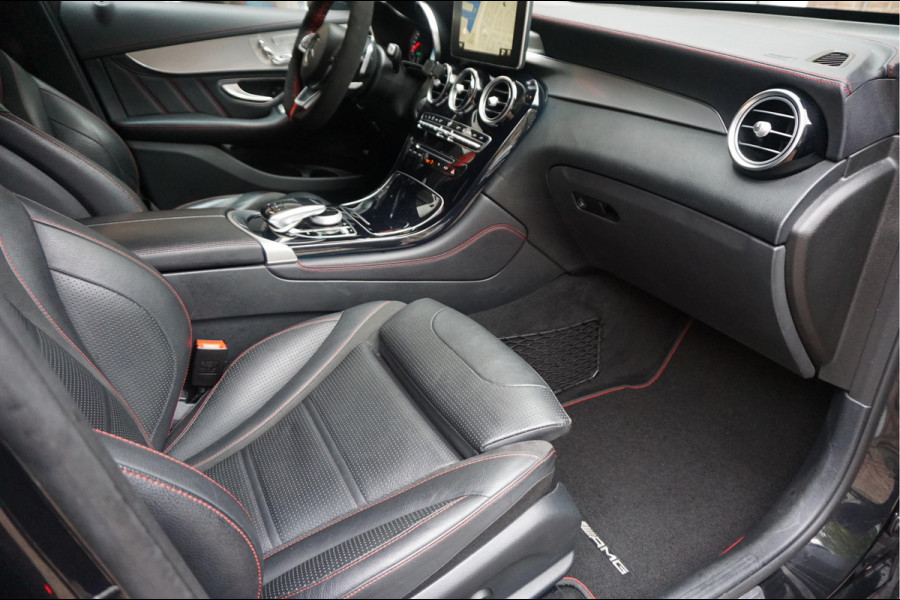 Mercedes-Benz GLC AMG 43 4MATIC Aut9 | NL AUTO | Burmester | Black on Black | Trekhaak (wegklapbaar) | 21inch | Diamond grille | Treeplanken |