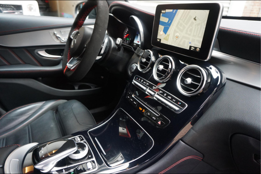 Mercedes-Benz GLC AMG 43 4MATIC Aut9 | NL AUTO | Burmester | Black on Black | Trekhaak (wegklapbaar) | 21inch | Diamond grille | Treeplanken |