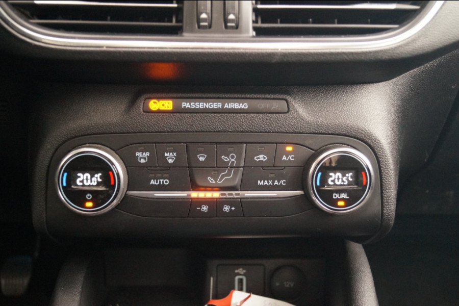 Ford Focus Wagon 1.0 EcoBoost 125pk Titanium Business -PANO-TREKHAAK-