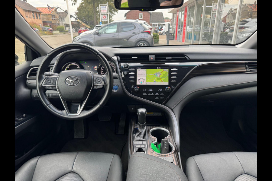 Toyota Camry 2.5 Hybrid Executive | Leer, Stoelverwarming, Elektrische achterklep, Dodehoekherkenning, Parkeersensoren, 18 inch, Keyless