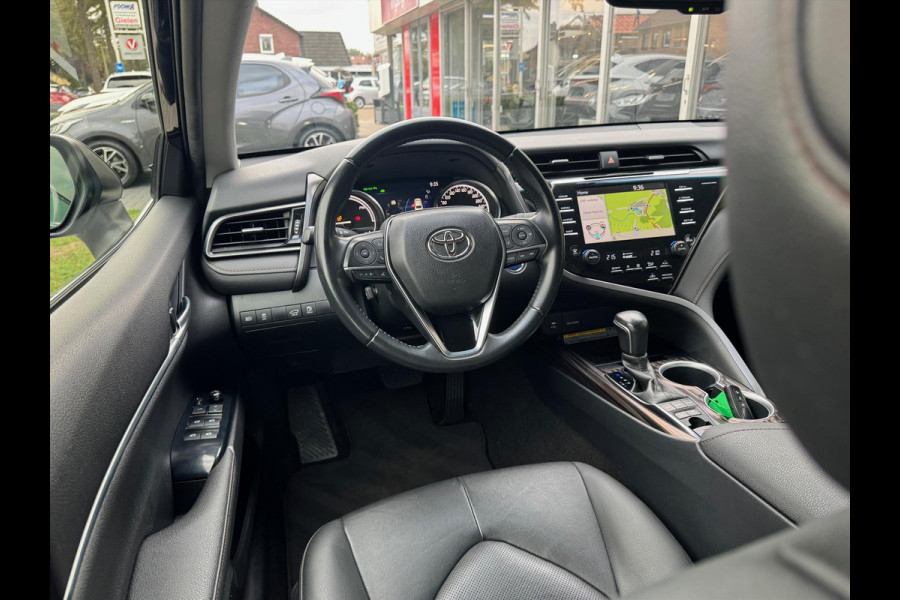 Toyota Camry 2.5 Hybrid Executive | Leer, Stoelverwarming, Elektrische achterklep, Dodehoekherkenning, Parkeersensoren, 18 inch, Keyless