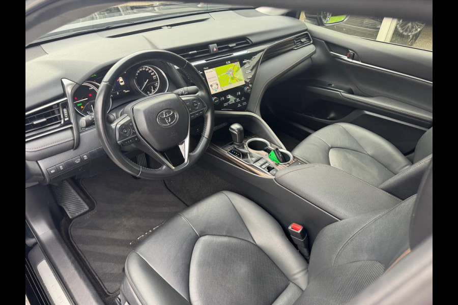 Toyota Camry 2.5 Hybrid Executive | Leer, Stoelverwarming, Elektrische achterklep, Dodehoekherkenning, Parkeersensoren, 18 inch, Keyless