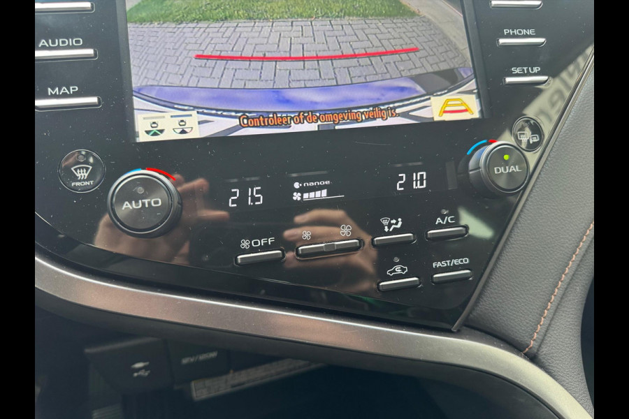 Toyota Camry 2.5 Hybrid Executive | Leer, Stoelverwarming, Elektrische achterklep, Dodehoekherkenning, Parkeersensoren, 18 inch, Keyless