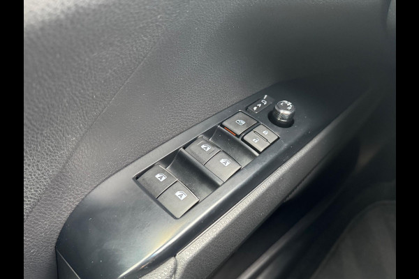 Toyota Camry 2.5 Hybrid Executive | Leer, Stoelverwarming, Elektrische achterklep, Dodehoekherkenning, Parkeersensoren, 18 inch, Keyless