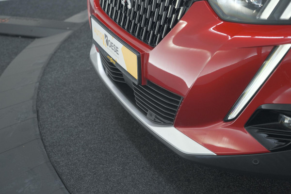 Peugeot 2008 PureTech 130 GT Pack | Panoramadak | Camera | Adaptieve Cruise Control | Stoelverwarming Peugeot 2008 PureTech 130 GT Pack | Panoramadak | Camera | Adaptieve Cruise Control | Stoelverwarming