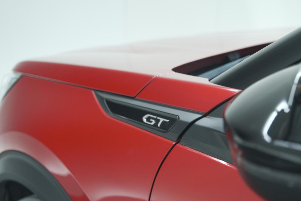 Peugeot 2008 PureTech 130 GT Pack | Panoramadak | Camera | Adaptieve Cruise Control | Stoelverwarming Peugeot 2008 PureTech 130 GT Pack | Panoramadak | Camera | Adaptieve Cruise Control | Stoelverwarming