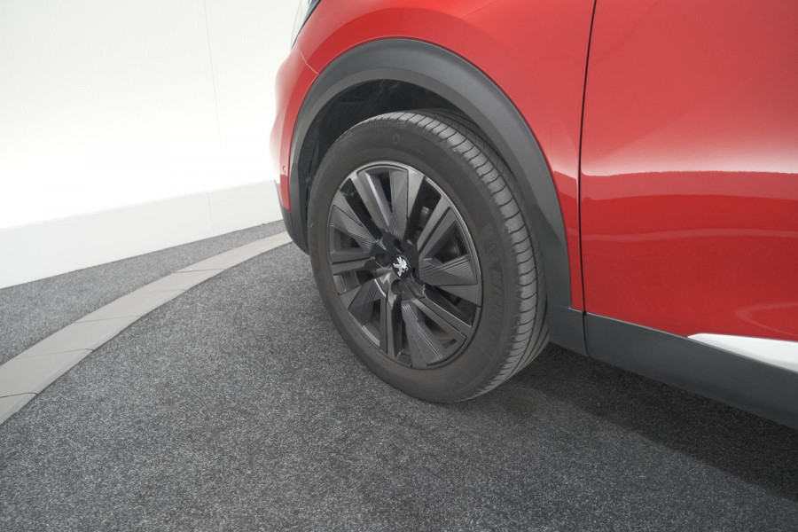 Peugeot 2008 PureTech 130 GT Pack | Panoramadak | Camera | Adaptieve Cruise Control | Stoelverwarming Peugeot 2008 PureTech 130 GT Pack | Panoramadak | Camera | Adaptieve Cruise Control | Stoelverwarming