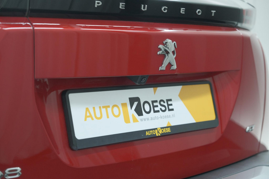 Peugeot 2008 PureTech 130 GT Pack | Panoramadak | Camera | Adaptieve Cruise Control | Stoelverwarming Peugeot 2008 PureTech 130 GT Pack | Panoramadak | Camera | Adaptieve Cruise Control | Stoelverwarming