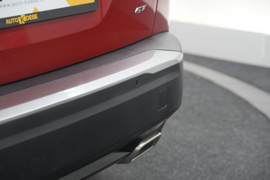 Peugeot 2008 PureTech 130 GT Pack | Panoramadak | Camera | Adaptieve Cruise Control | Stoelverwarming Peugeot 2008 PureTech 130 GT Pack | Panoramadak | Camera | Adaptieve Cruise Control | Stoelverwarming