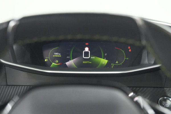 Peugeot 2008 PureTech 130 GT Pack | Panoramadak | Camera | Adaptieve Cruise Control | Stoelverwarming Peugeot 2008 PureTech 130 GT Pack | Panoramadak | Camera | Adaptieve Cruise Control | Stoelverwarming