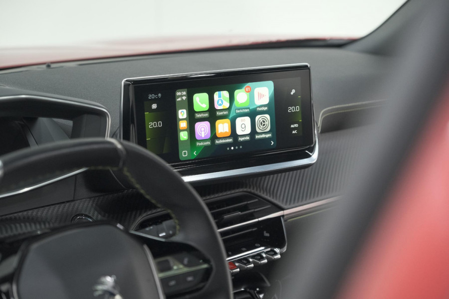 Peugeot 2008 PureTech 130 GT Pack | Panoramadak | Camera | Adaptieve Cruise Control | Stoelverwarming Peugeot 2008 PureTech 130 GT Pack | Panoramadak | Camera | Adaptieve Cruise Control | Stoelverwarming