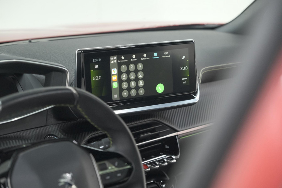 Peugeot 2008 PureTech 130 GT Pack | Panoramadak | Camera | Adaptieve Cruise Control | Stoelverwarming Peugeot 2008 PureTech 130 GT Pack | Panoramadak | Camera | Adaptieve Cruise Control | Stoelverwarming