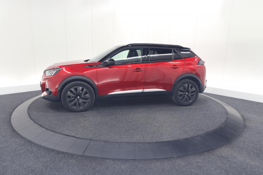 Peugeot 2008 PureTech 130 GT Pack | Panoramadak | Camera | Adaptieve Cruise Control | Stoelverwarming Peugeot 2008 PureTech 130 GT Pack | Panoramadak | Camera | Adaptieve Cruise Control | Stoelverwarming