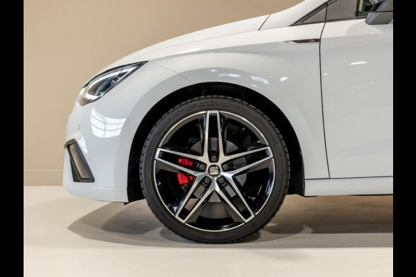 Seat Ibiza 1.0 TSI FR Limited Edition / 110pk / Panorama dak / Stoelverwarming / Keyless / Seat Ibiza 1.0 TSI FR Limited Edition / 110pk / Panorama dak / Stoelverwarming / Keyless /