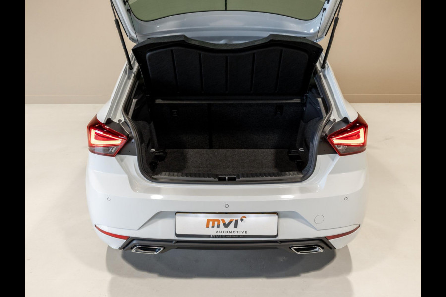 Seat Ibiza 1.0 TSI FR Limited Edition / 110pk / Panorama dak / Stoelverwarming / Keyless / Seat Ibiza 1.0 TSI FR Limited Edition / 110pk / Panorama dak / Stoelverwarming / Keyless /