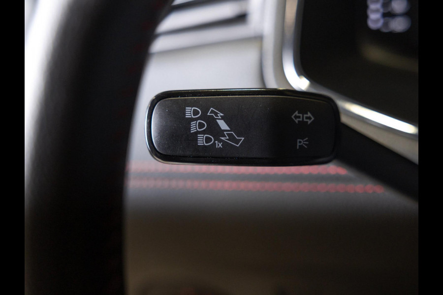 Seat Ibiza 1.0 TSI FR Limited Edition / 110pk / Panorama dak / Stoelverwarming / Keyless / Seat Ibiza 1.0 TSI FR Limited Edition / 110pk / Panorama dak / Stoelverwarming / Keyless /