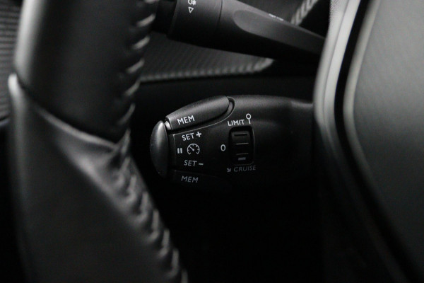 Peugeot e-208 EV Allure 50 kWh*CRUISE*A/C*CARPLAY*CAMERA*