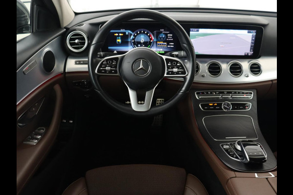 Mercedes-Benz E-Klasse 300e Avantgarde | Adaptive cruise | Leder | Stoelverwarming | Widescreen | Carplay | Sfeerverlichting | Navigatie | Camera | Park Assist | PHEV | Plug In Mercedes-Benz E-Klasse 300e Avantgarde | Adaptive cruise | Leder | Stoelverwarming | Widescreen | Carplay | Sfeerverlichting | Navigatie | Camera | Park Assist | PHEV | Plug In
