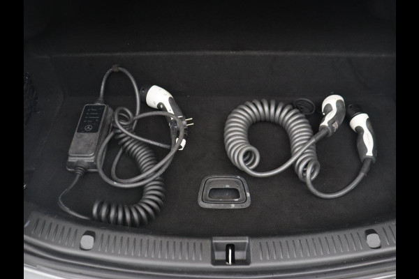 Mercedes-Benz E-Klasse 300e Avantgarde | Adaptive cruise | Leder | Stoelverwarming | Widescreen | Carplay | Sfeerverlichting | Navigatie | Camera | Park Assist | PHEV | Plug In Mercedes-Benz E-Klasse 300e Avantgarde | Adaptive cruise | Leder | Stoelverwarming | Widescreen | Carplay | Sfeerverlichting | Navigatie | Camera | Park Assist | PHEV | Plug In