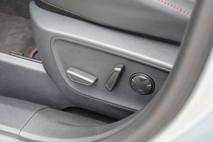 Ford Kuga 2.5 PHEV ST-Line X 243pk | Driver Assistance pack | Winterpack | Technology Pack | Panoramadak | Wegklapbare Trekhaak | 19 inch Licht metaal | Ford Kuga 2.5 PHEV ST-Line X 243pk | Driver Assistance pack | Winterpack | Technology Pack | Panoramadak | Wegklapbare Trekhaak | 19 inch Licht metaal |