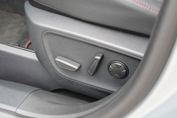 Ford Kuga 2.5 PHEV ST-Line X 243pk | Driver Assistance pack | Winterpack | Technology Pack | Panoramadak | Wegklapbare Trekhaak | 19 inch Licht metaal | Ford Kuga 2.5 PHEV ST-Line X 243pk | Driver Assistance pack | Winterpack | Technology Pack | Panoramadak | Wegklapbare Trekhaak | 19 inch Licht metaal |