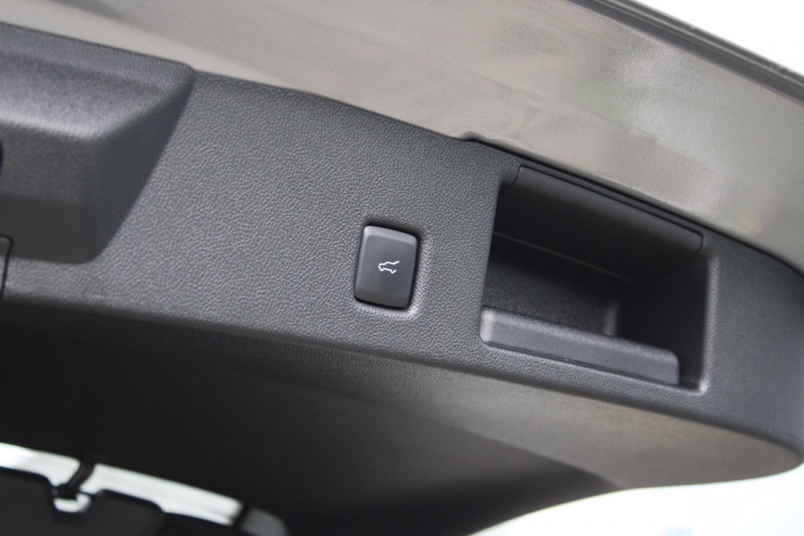 Ford Kuga 2.5 PHEV ST-Line X 243pk | Driver Assistance pack | Winterpack | Technology Pack | Panoramadak | Wegklapbare Trekhaak | 19 inch Licht metaal | Ford Kuga 2.5 PHEV ST-Line X 243pk | Driver Assistance pack | Winterpack | Technology Pack | Panoramadak | Wegklapbare Trekhaak | 19 inch Licht metaal |