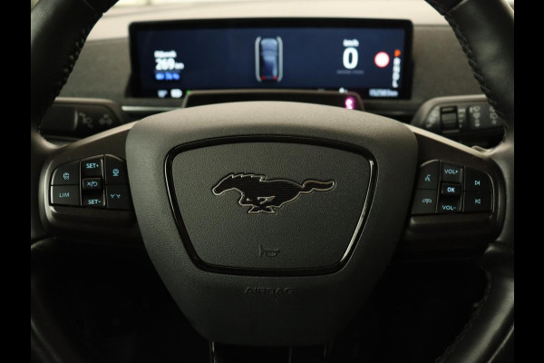 Ford Mustang Mach-E RWD 75 kWh | Leder | Stoelverwarming | 360 Camera | Adaptive cruise | B&O Sound | Stuurverwarming | Carplay | Navigatie