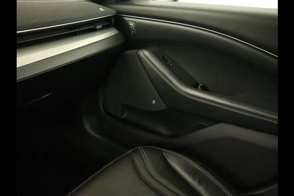 Ford Mustang Mach-E RWD 75 kWh | Leder | Stoelverwarming | 360 Camera | Adaptive cruise | B&O Sound | Stuurverwarming | Carplay | Navigatie