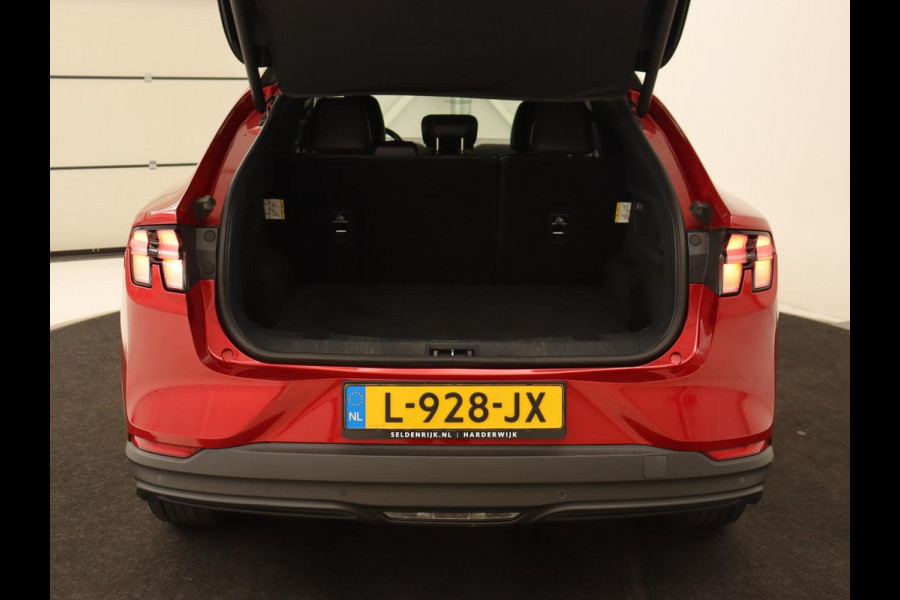 Ford Mustang Mach-E RWD 75 kWh | Leder | Stoelverwarming | 360 Camera | Adaptive cruise | B&O Sound | Stuurverwarming | Carplay | Navigatie
