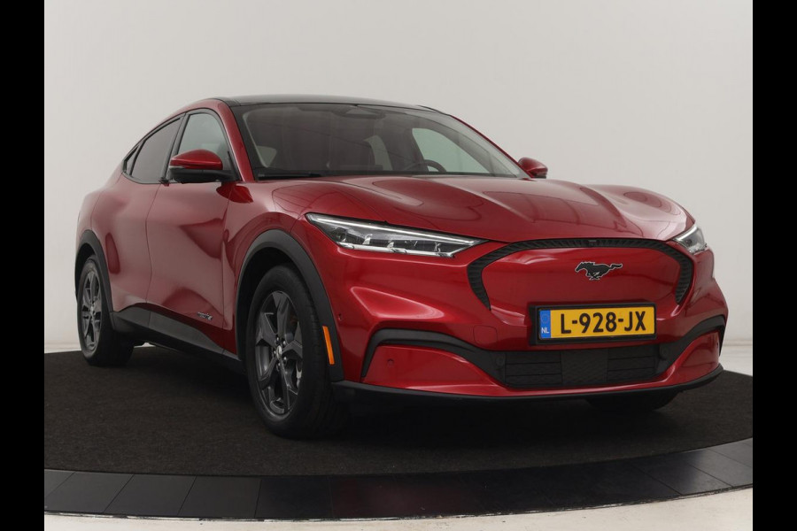 Ford Mustang Mach-E RWD 75 kWh | Leder | Stoelverwarming | 360 Camera | Adaptive cruise | B&O Sound | Stuurverwarming | Carplay | Navigatie