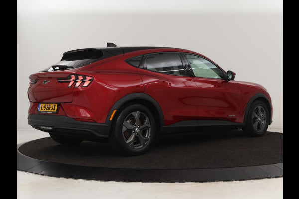 Ford Mustang Mach-E RWD 75 kWh | Leder | Stoelverwarming | 360 Camera | Adaptive cruise | B&O Sound | Stuurverwarming | Carplay | Navigatie