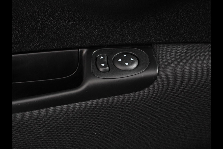 Fiat 500C 1.0 Hybrid Bella Vita Airco Cruise control Parkeersensor achter Radio Bluetooth Elektrische ramen Apple Carplay/ Android Auto