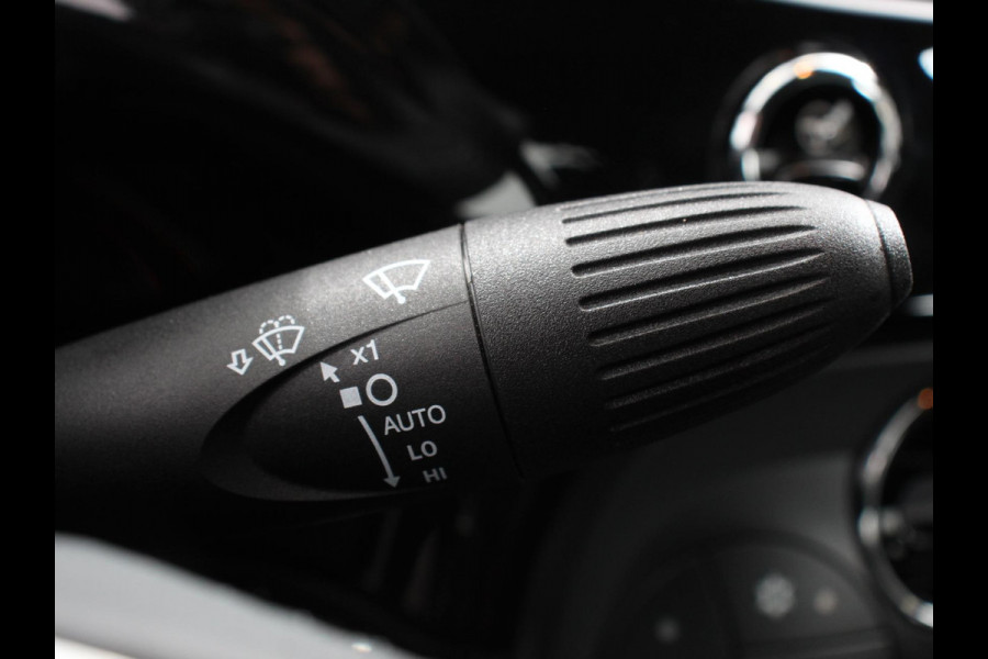 Fiat 500C 1.0 Hybrid Bella Vita Airco Cruise control Parkeersensor achter Radio Bluetooth Elektrische ramen Apple Carplay/ Android Auto