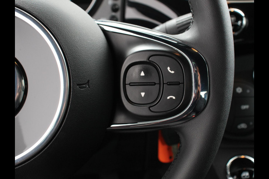 Fiat 500C 1.0 Hybrid Bella Vita Airco Cruise control Parkeersensor achter Radio Bluetooth Elektrische ramen Apple Carplay/ Android Auto