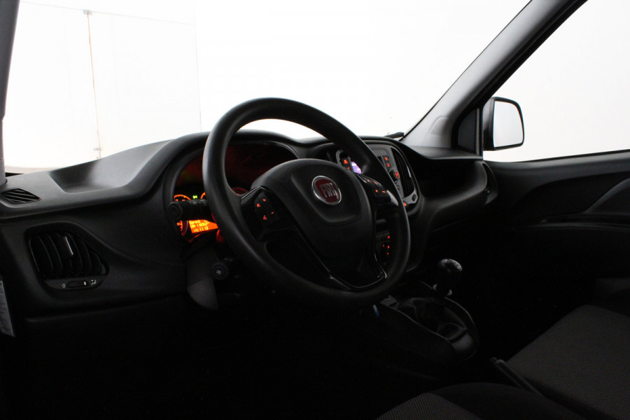 Fiat Dobló Cargo 1.6 MJ L1H1 105pk > Trekhaak/imperiaal/Cruise/3-zit/navi