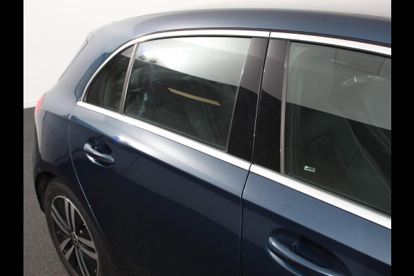 Mercedes-Benz A-Klasse 200 163pk DCT Progressive Navigatie Parkeersensoren Camera Cruise Control Stoelverwarming Ledverlichting Climate Control