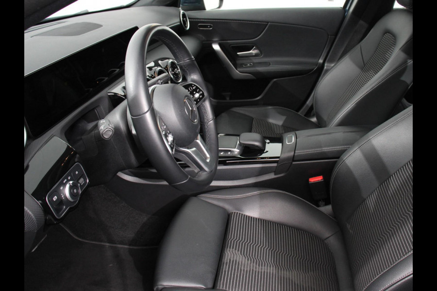 Mercedes-Benz A-Klasse 200 163pk DCT Progressive Navigatie Parkeersensoren Camera Cruise Control Stoelverwarming Ledverlichting Climate Control