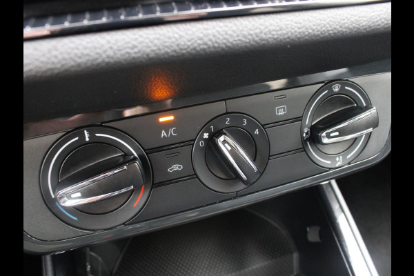 Škoda Fabia 1.0 TSI Ambition | APPLE CARPLAY |