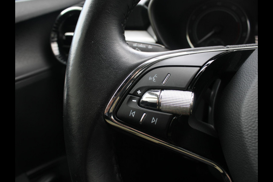 Škoda Fabia 1.0 TSI Ambition | APPLE CARPLAY |