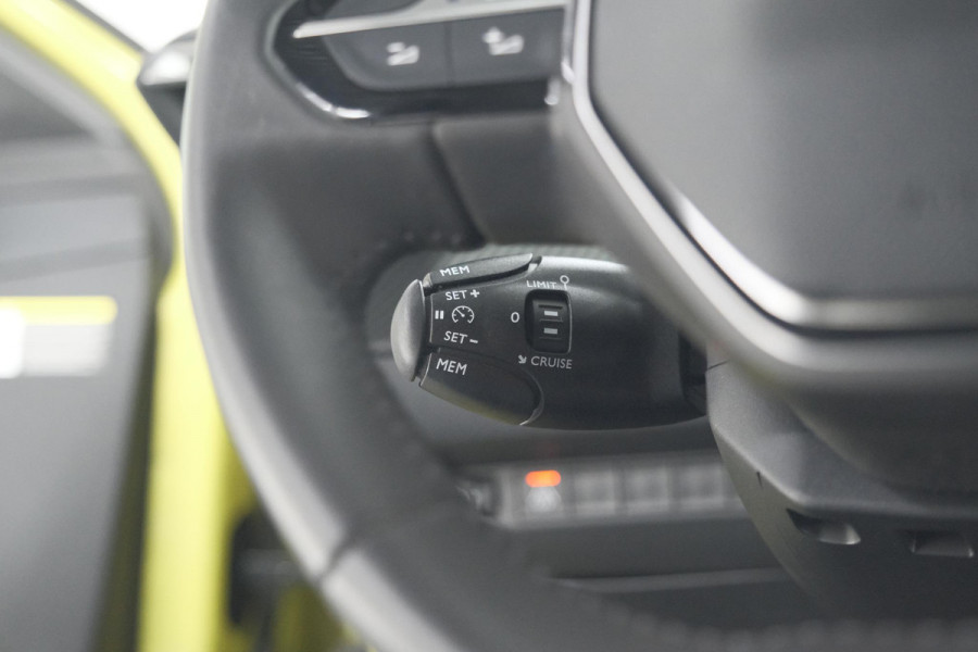 Peugeot e-208 EV Allure 50 kWh | Stoelverwarming | Apple Carplay | Parkeersensoren | Navigatie