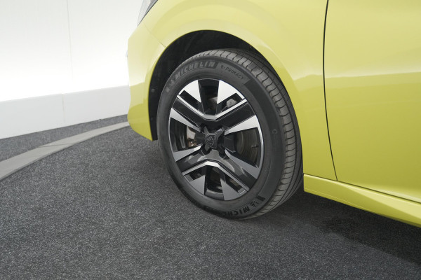 Peugeot e-208 EV Allure 50 kWh | Stoelverwarming | Apple Carplay | Parkeersensoren | Navigatie