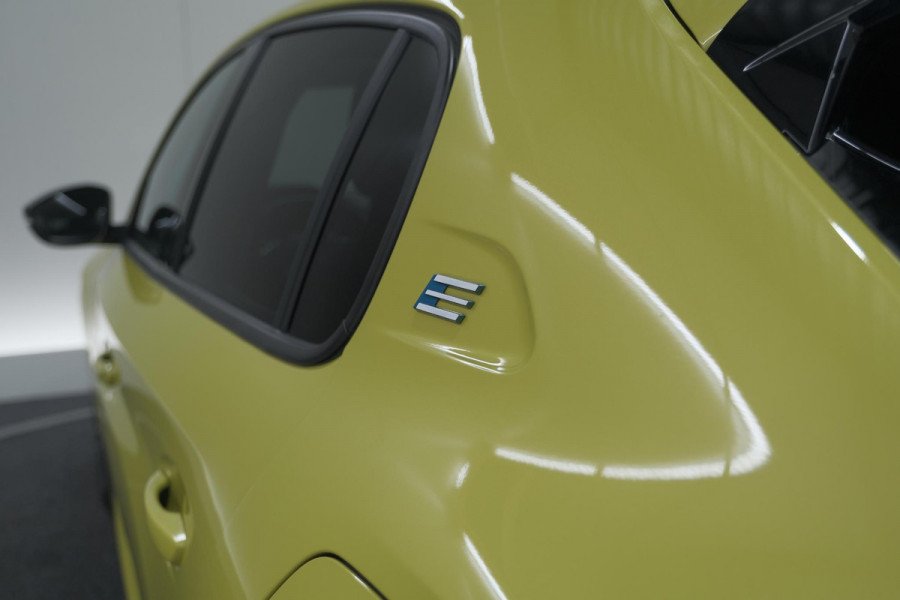 Peugeot e-208 EV Allure 50 kWh | Stoelverwarming | Apple Carplay | Parkeersensoren | Navigatie