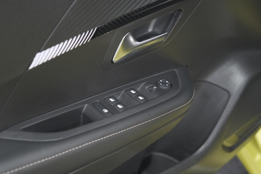 Peugeot e-208 EV Allure 50 kWh | Stoelverwarming | Apple Carplay | Parkeersensoren | Navigatie