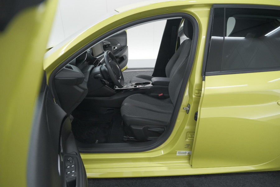 Peugeot e-208 EV Allure 50 kWh | Stoelverwarming | Apple Carplay | Parkeersensoren | Navigatie