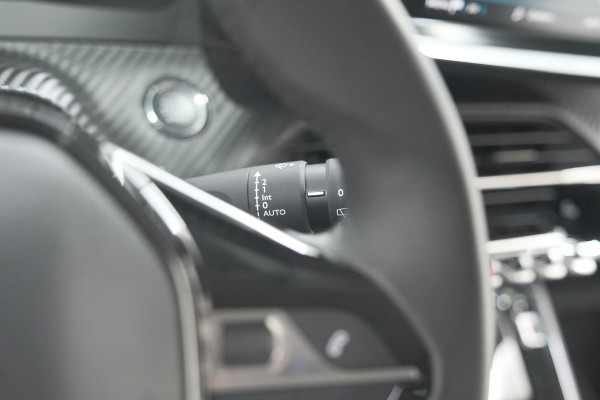 Peugeot e-208 EV Allure 50 kWh | Stoelverwarming | Apple Carplay | Parkeersensoren | Navigatie