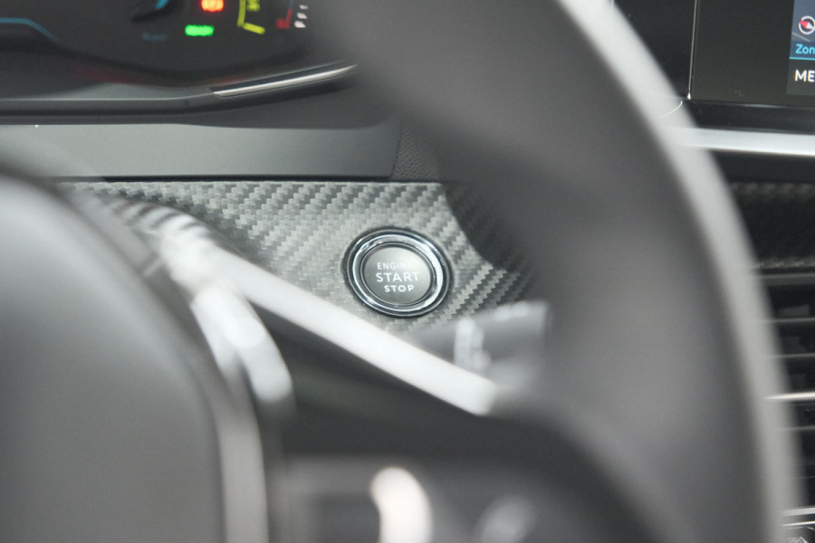 Peugeot e-208 EV Allure 50 kWh | Stoelverwarming | Apple Carplay | Parkeersensoren | Navigatie