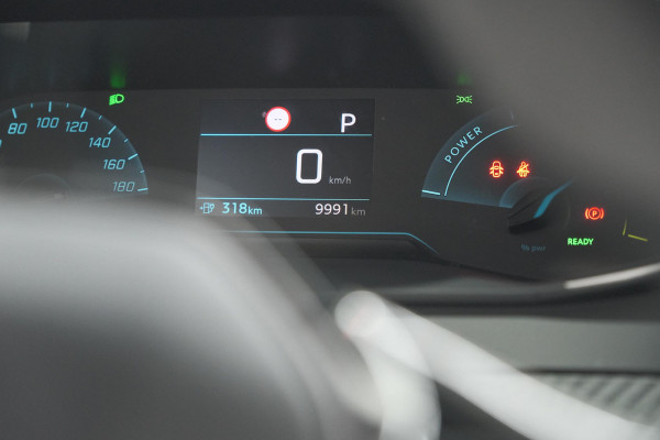 Peugeot e-208 EV Allure 50 kWh | Stoelverwarming | Apple Carplay | Parkeersensoren | Navigatie