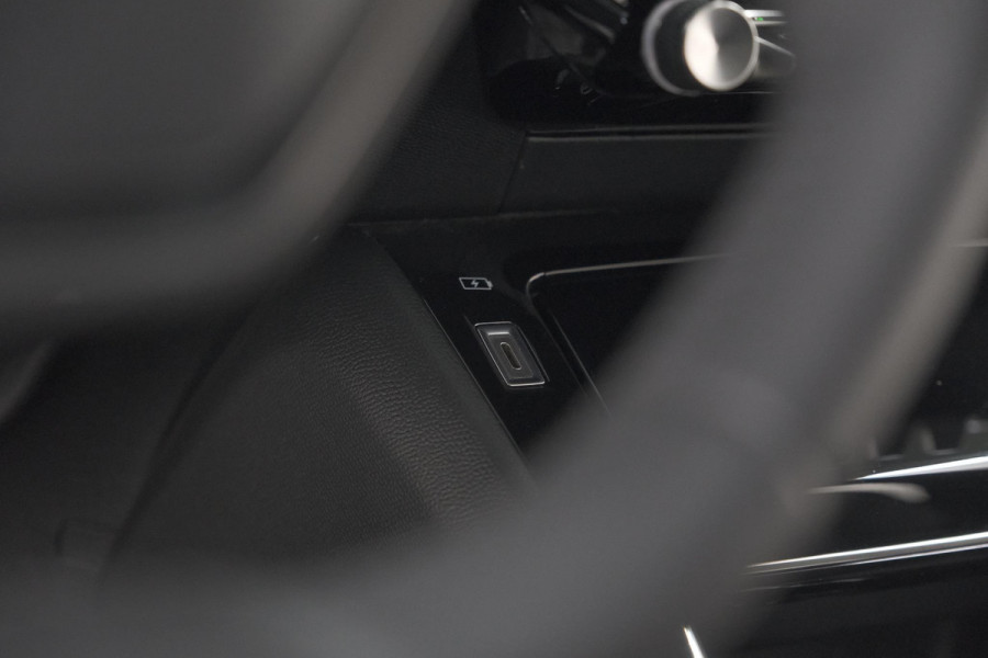Peugeot e-208 EV Allure 50 kWh | Stoelverwarming | Apple Carplay | Parkeersensoren | Navigatie