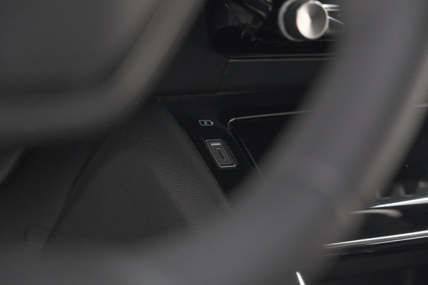 Peugeot e-208 EV Allure 50 kWh | Stoelverwarming | Apple Carplay | Parkeersensoren | Navigatie